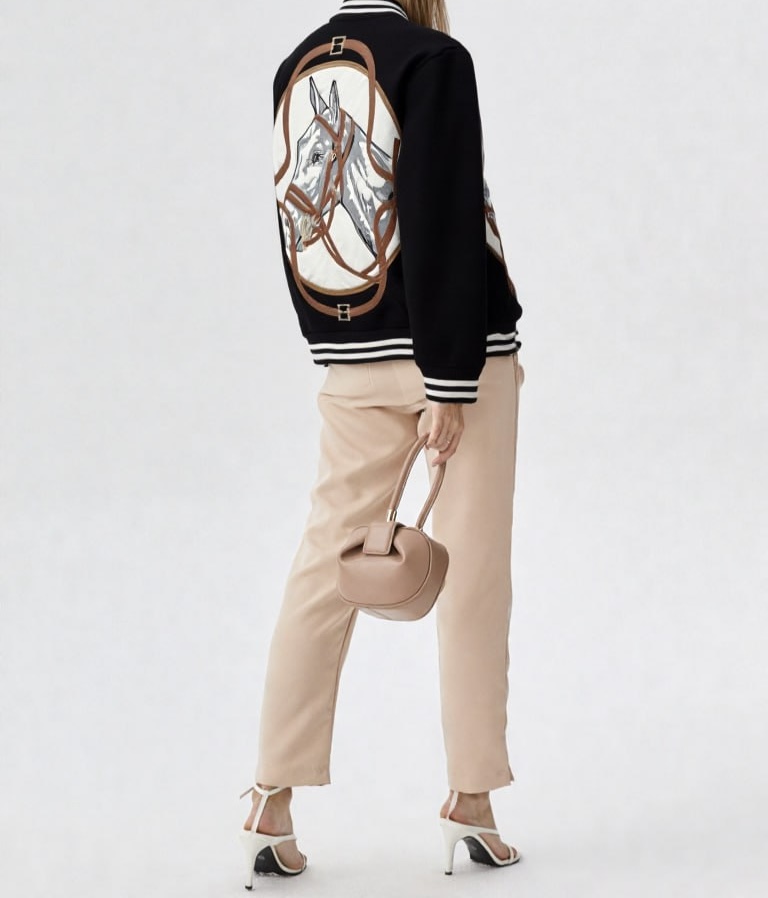 کت مشکی طرح اسب با گلدوزی چرمی – استایل اسپرت لاکچری